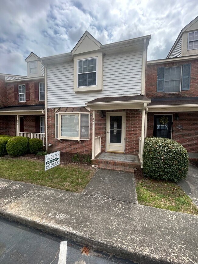 Building Photo - 940 Glenn St