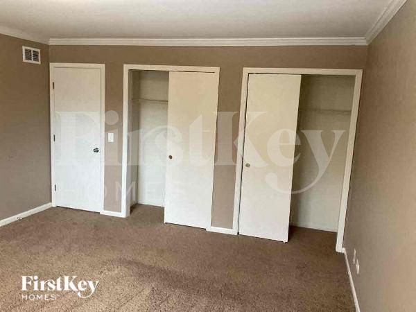 Building Photo - 28W560 Bolles Ave