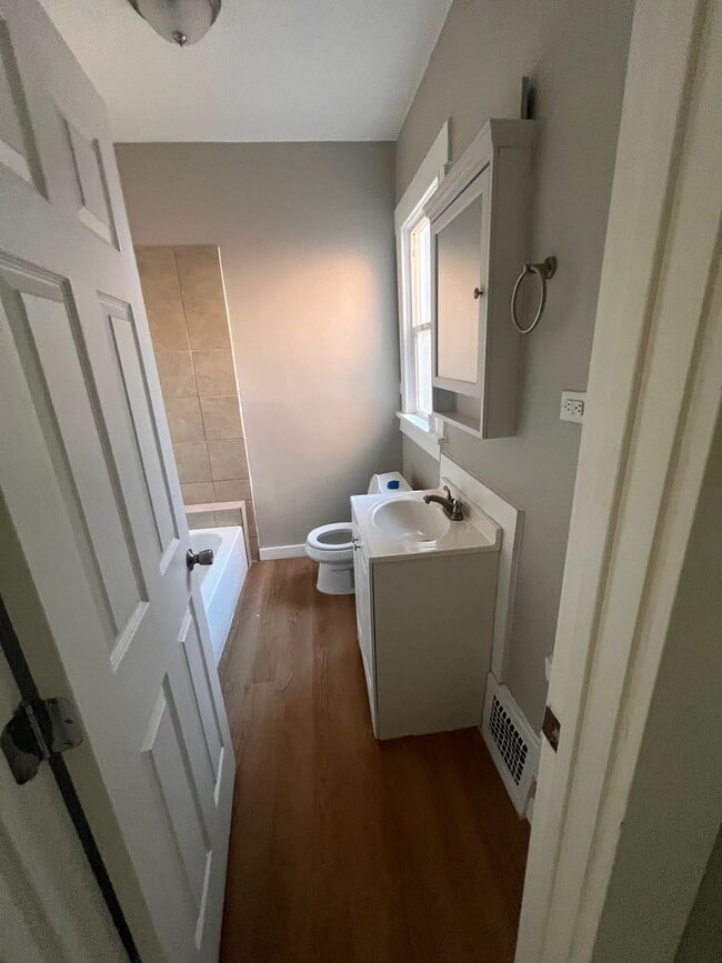 Building Photo - Curtis Newton Fourplex