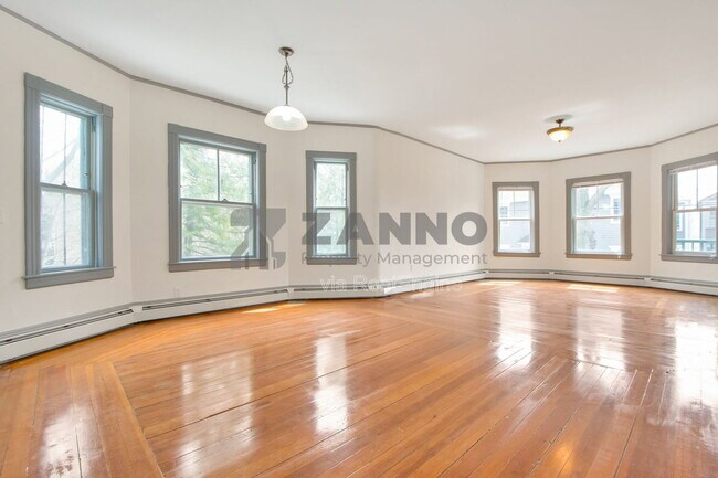 Building Photo - 19 Arnold St