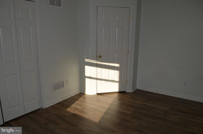 Building Photo - 12113 Fallen Timbers Cir
