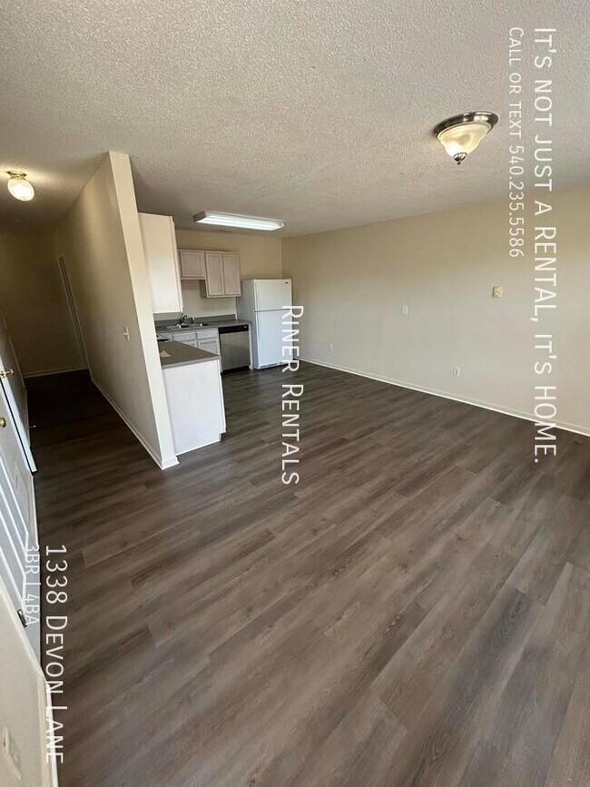 Building Photo - 1338 Devon Ln