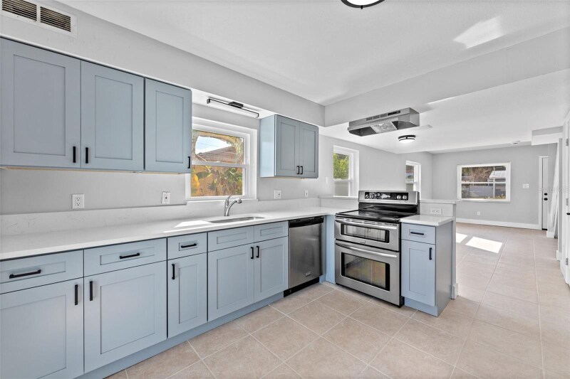 Building Photo - 8737 N Tangerine Pl