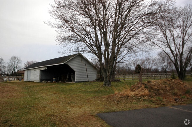 Primary Photo - 1028-1030 Old Bethlehem Rd