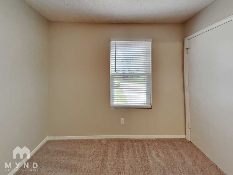 Building Photo - 429 Sherwood Cir
