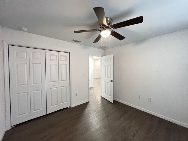 Building Photo - AWESOME 3 BD/2BA Home in Ocklawaha!! Available now!!