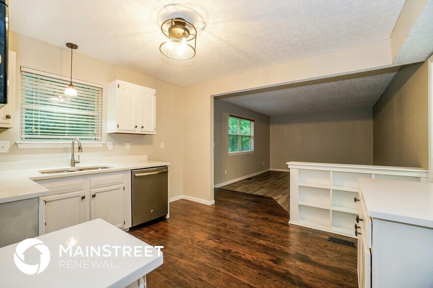 Building Photo - 550 Morrison Dr