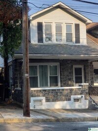 Building Photo - 915 S Front St