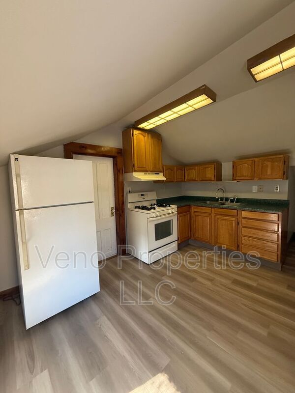 Building Photo - 43 McCrea St