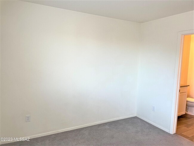 Building Photo - 9450 N Andrina Dr