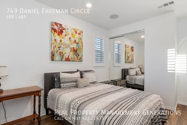 Building Photo - 749 Daniel Freeman Cir