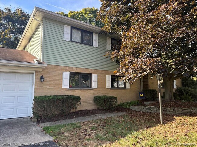 Primary Photo - 5529 Pembury Ln