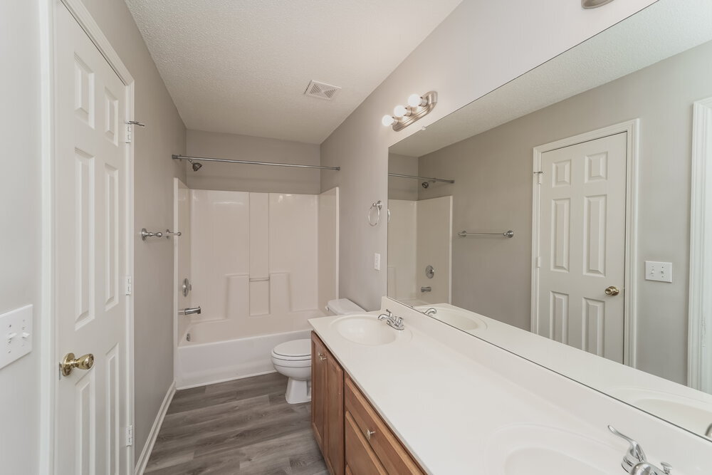 Building Photo - 10142 Forest Landing Dr