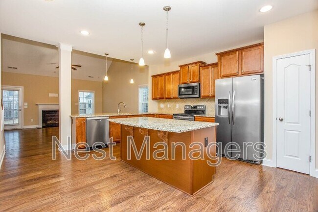 Building Photo - 674 Stonebriar Ave