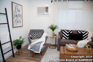 Building Photo - 219 N San Horacio Ave