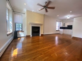 Building Photo - 13 Worcester St