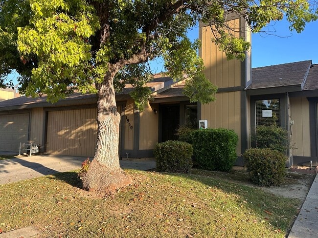 Building Photo - SE Visalia condo coming soon!