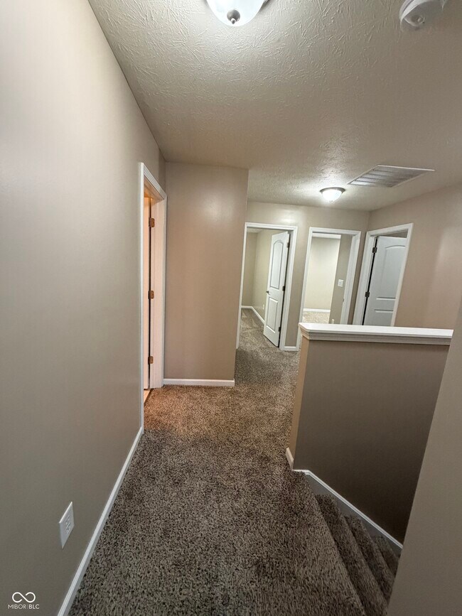 Building Photo - 9660 Angelica Dr