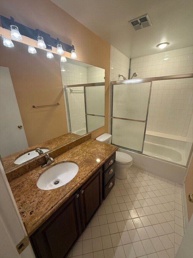 Building Photo - 2101 Woodbox Lane