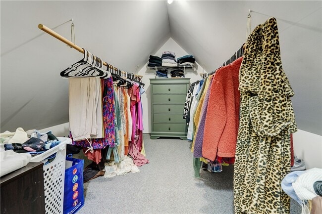 Building Photo - 284 Benton St