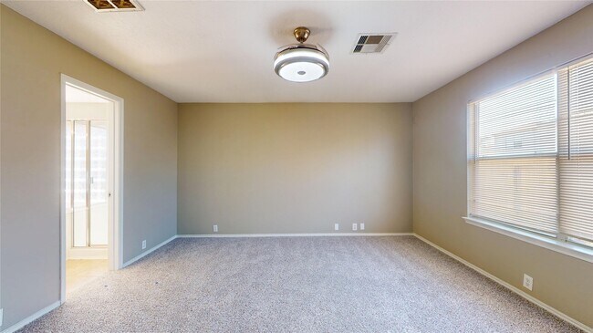 Building Photo - 6007 Baldwin Elm St