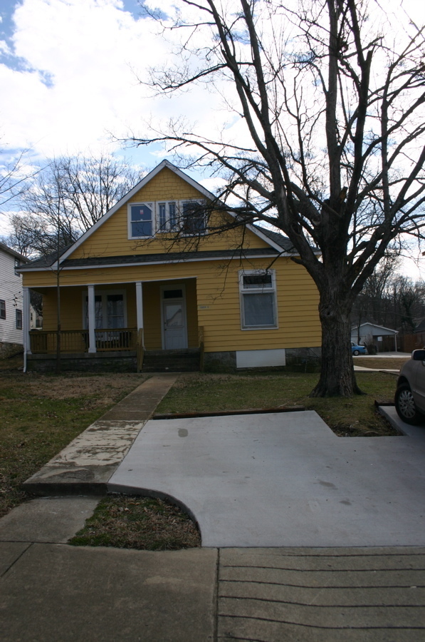 Building Photo - 3809 Elkins Ave