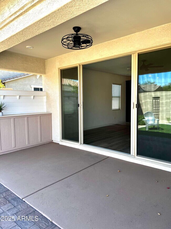Building Photo - 9846 E Talon Ave