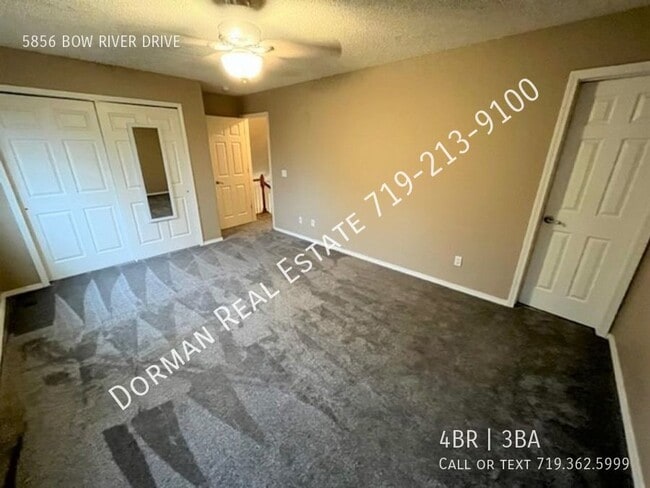 Building Photo - 4 Bed 2.5 Bath with A/C!