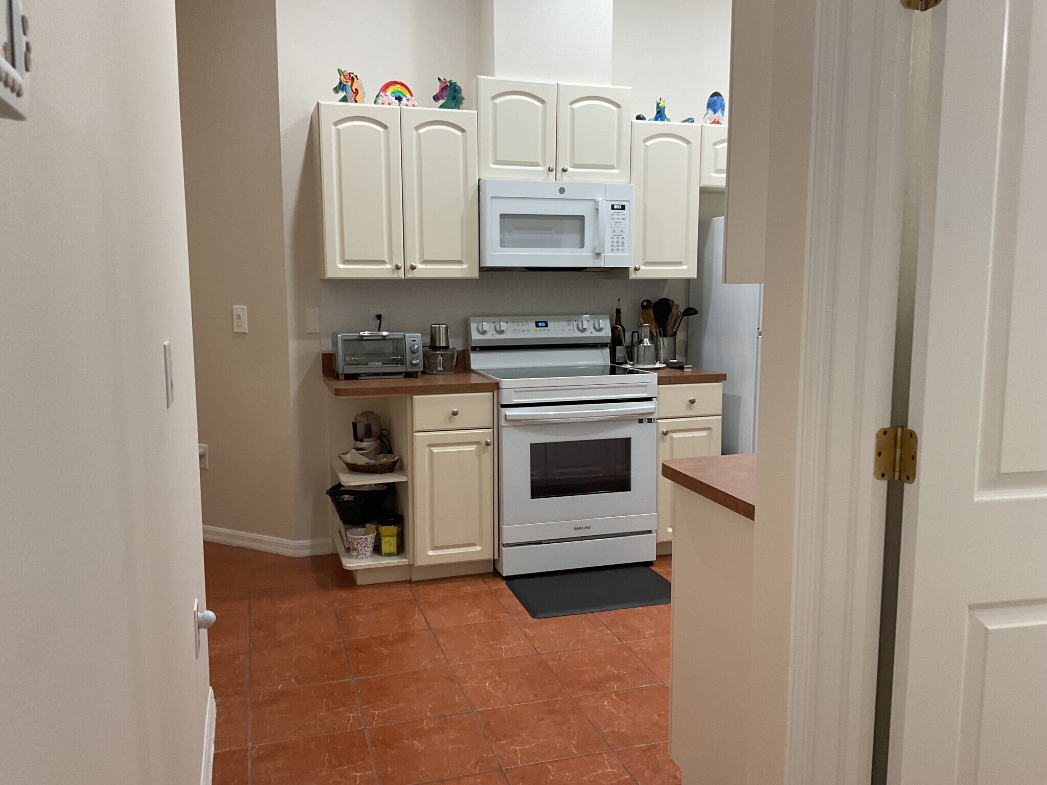 Kitchen - 2717 Tottenham Dr