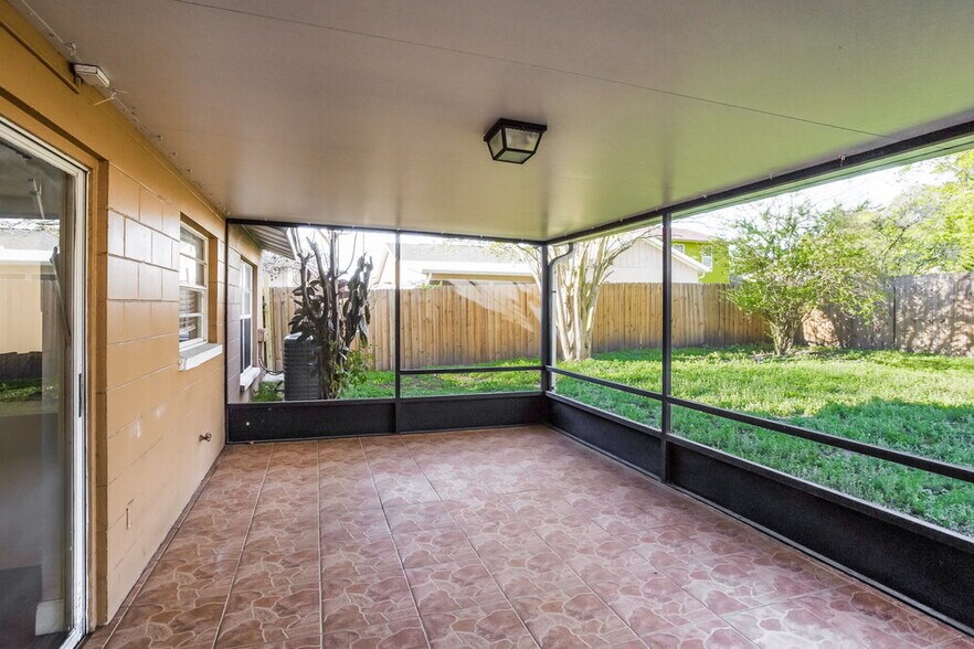 Building Photo - 1518 Crossridge Dr