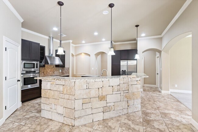 Building Photo - 8210 Roy Ln