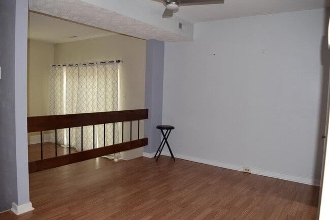 Building Photo - Great Bon Air Townhouse Convenient to ever...