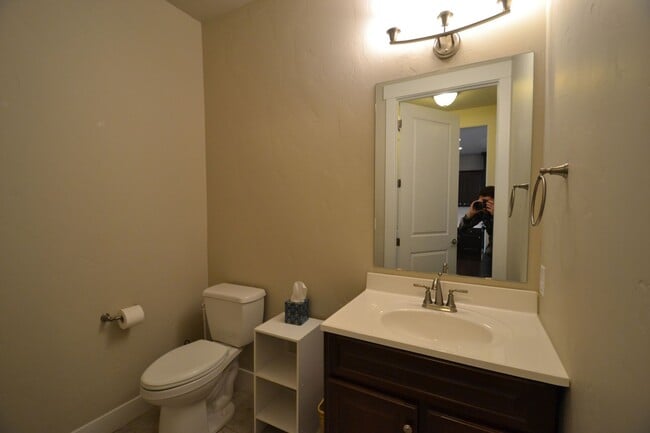 Building Photo - 3 Bedroom Ranch with Finished Basement Available Now!