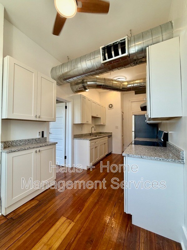 Building Photo - 906 Penn Ave