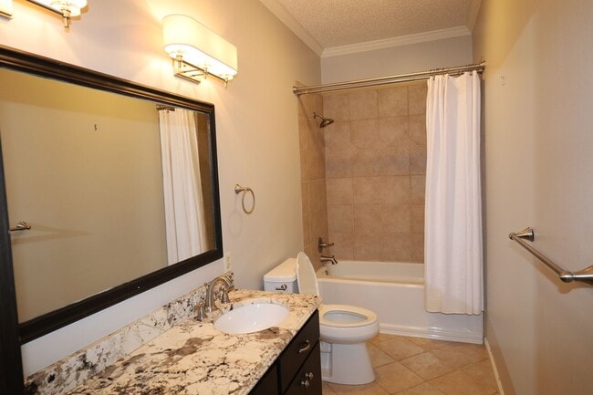 Building Photo - 3702 Northcliff Ln