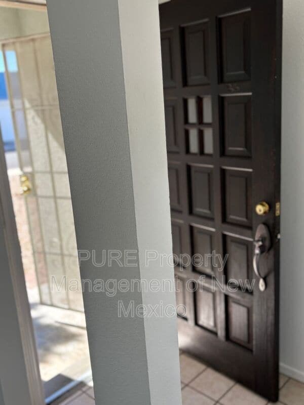 Building Photo - 2701 Texas St NE