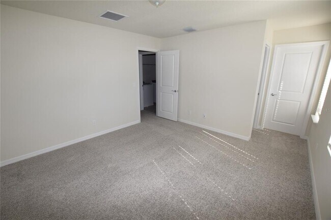 Building Photo - 5048 Holm Oak Dr