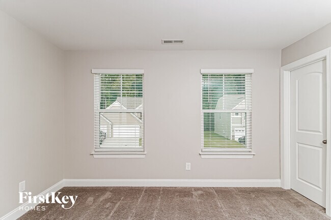 Building Photo - 1313 Royal Coach Trail