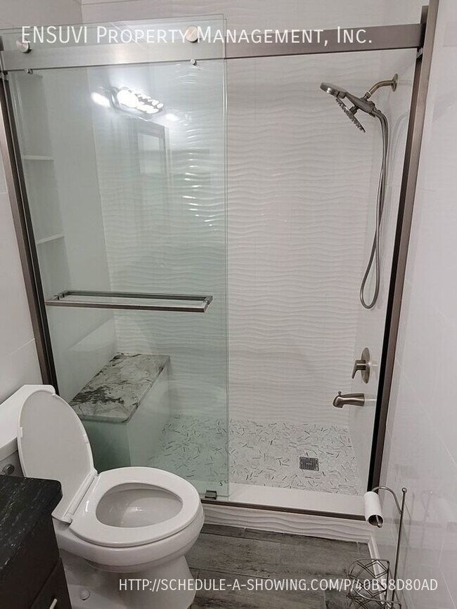 Building Photo - 14220 N Bayshore Dr