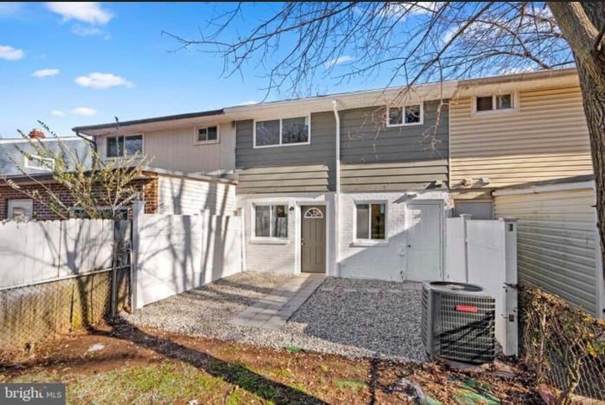 Building Photo - 6922 Forest Terrace