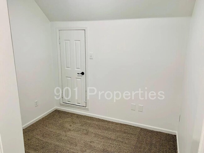 Building Photo - 1602 Bubbling Brook Dr