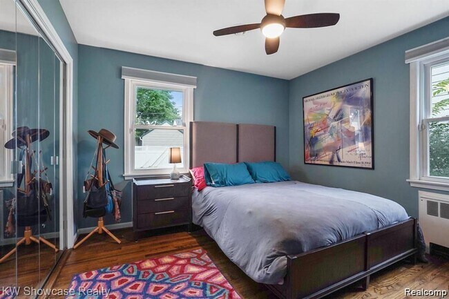 Building Photo - 1304 Grove Ave