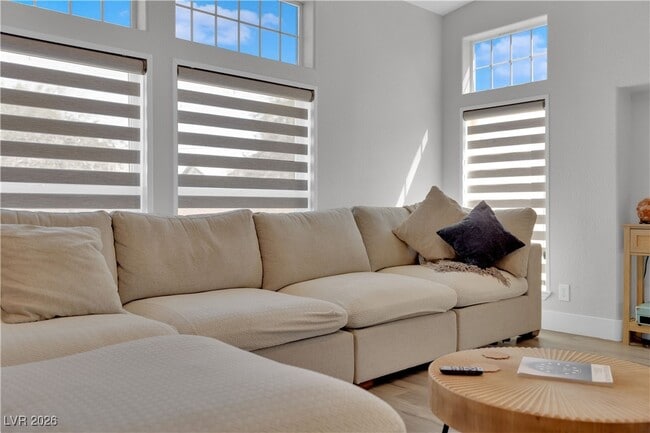 Building Photo - 6425 W Quail Ave