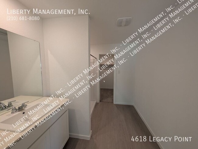 Building Photo - 4618 Legacy Pt