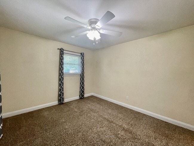Building Photo - Ready 07-13-26! 4/2 Ranch Home On Corner Lot! Pet-Friendly & All Appliances Convey!