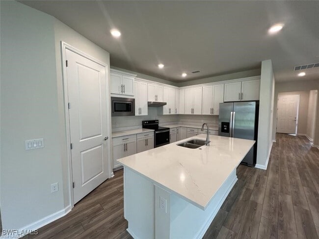 Building Photo - 5931 Prosperity Ln