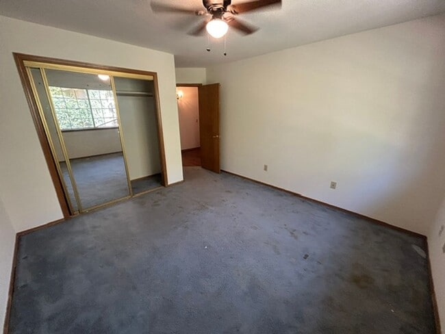 Building Photo - 3 Bedroom 2 Bathroom with a Bonus Room and Pool in the El Diamante School District!