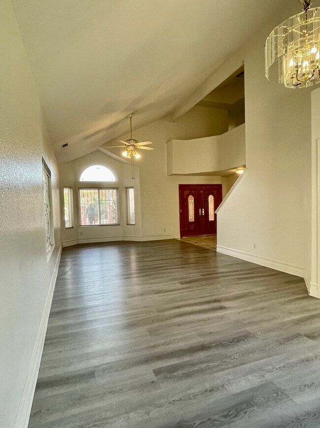 Building Photo - 40095 Festival Rd