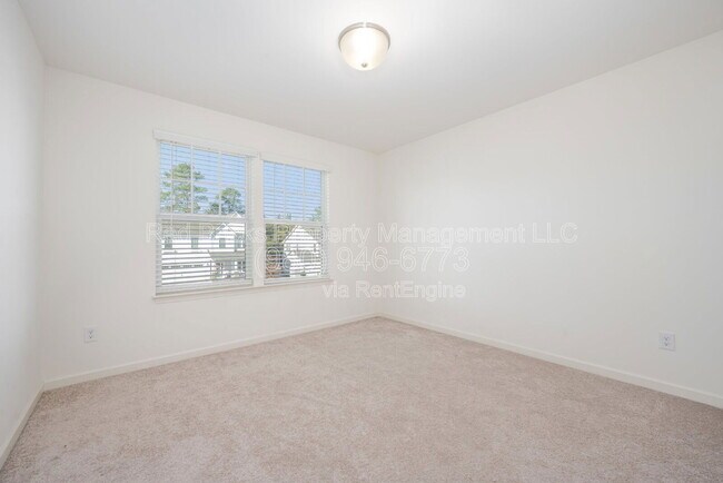 Building Photo - 4698 Selhurst Dr