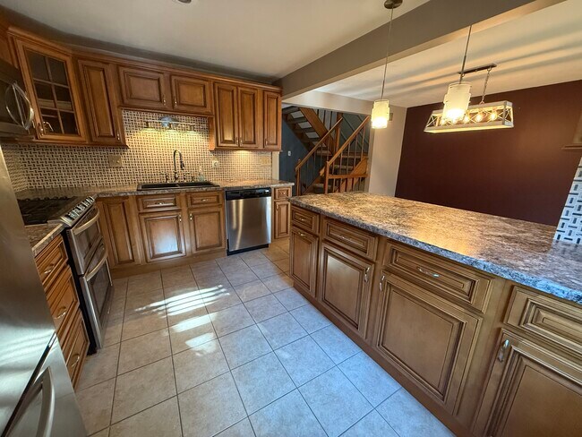 Building Photo - 2553 Hunting Ridge Trail
